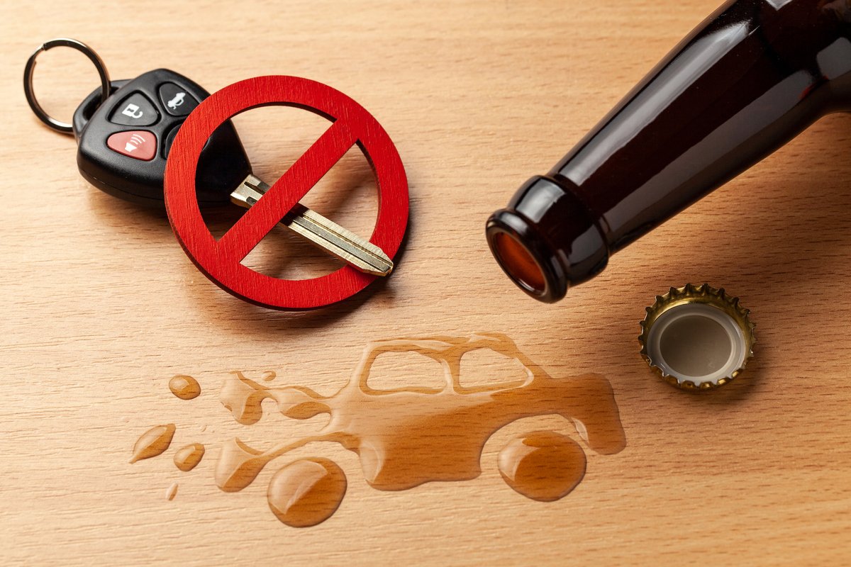 AirportPoliceLA's tweet photo. December is National Impaired Driving Prevention Month, and since the holiday season has a higher accident rate than others on average, please be responsible by making a plan for a safe ride home before your celebrations begin. https://t.co/gPwZSu7Iv2