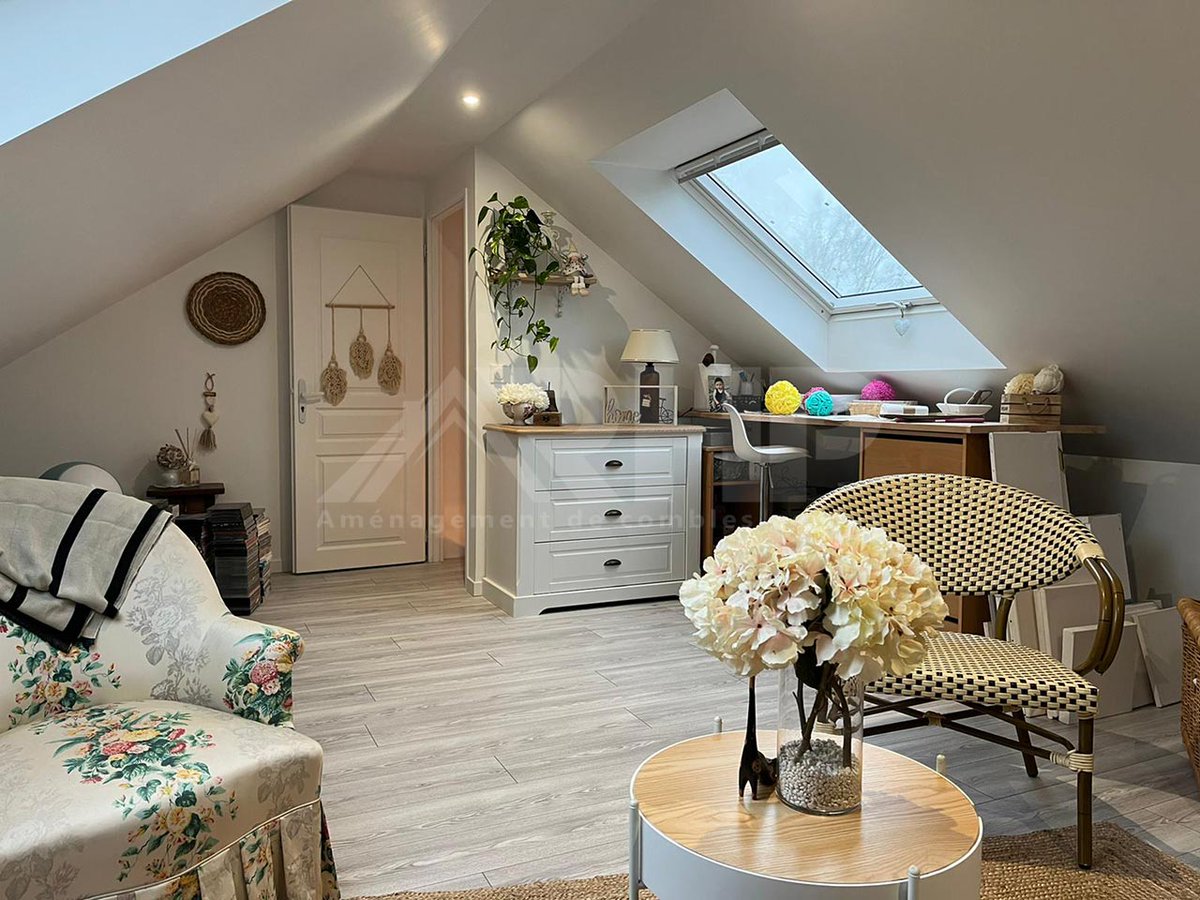 RhpCombles's tweet photo. Envie d'une nouvelle maison ? Sans les inconvénients d'un déménagement ? Pourquoi ne pas ajouter un étage à la vôtre ? Une solution 100% gagnante !

Vous aussi, vous rêver de changer de maison sans déménager ? La solution est ici : https://t.co/iDa0t7Waep https://t.co/NJZ08YJM0g