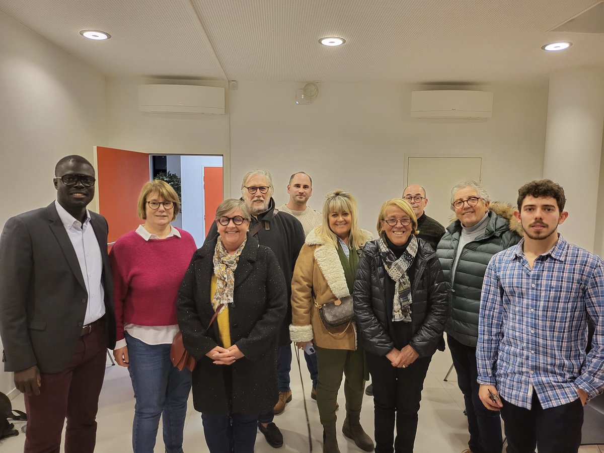 Horizons_Albi's tweet photo. Merci d’avoir été présent à ce débat sur « l’accès aux soins ». Ce fut un moment très enrichissant. 
Le travail continue ⚪️🔵 https://t.co/4y13UteIua