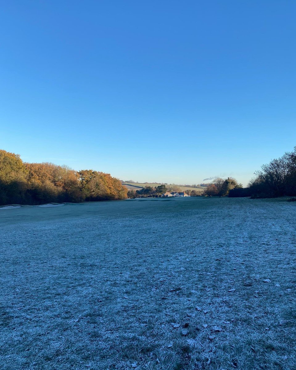 FootJoyEurope's tweet photo. Sensational day @luffenhamheath shooting some A/W content 🎥
Huge thanks to @lauren_taylor94 and @Golfsnappper for braving the cold
🥶🥶🥶
#FootJoy #MakeEveryDayPlayable https://t.co/SuIyQzuE8r