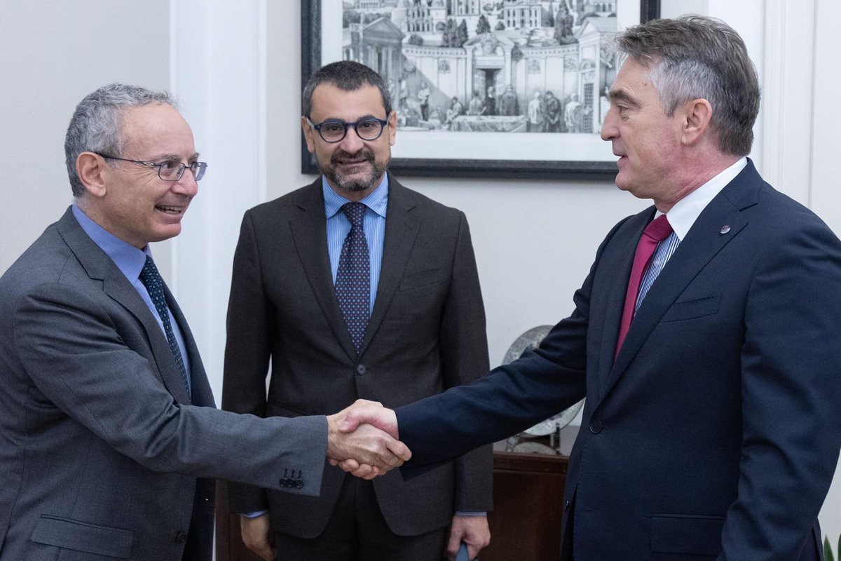 italyinbih's tweet photo. 🙏 Member of 🇧🇦 Presidency Željko Komšić for a fruitful and insightful discussion with Mr Andrea Cascone, Head of #WesternBalkans Unit at @ItalyMFA_int and Ambassador Marco #DiRuzza.

We discussed bilateral cooperation and 🇪🇺 integration of 🇧🇦

https://t.co/gmpTMnZXMi https://t.co/BreOTgncNR