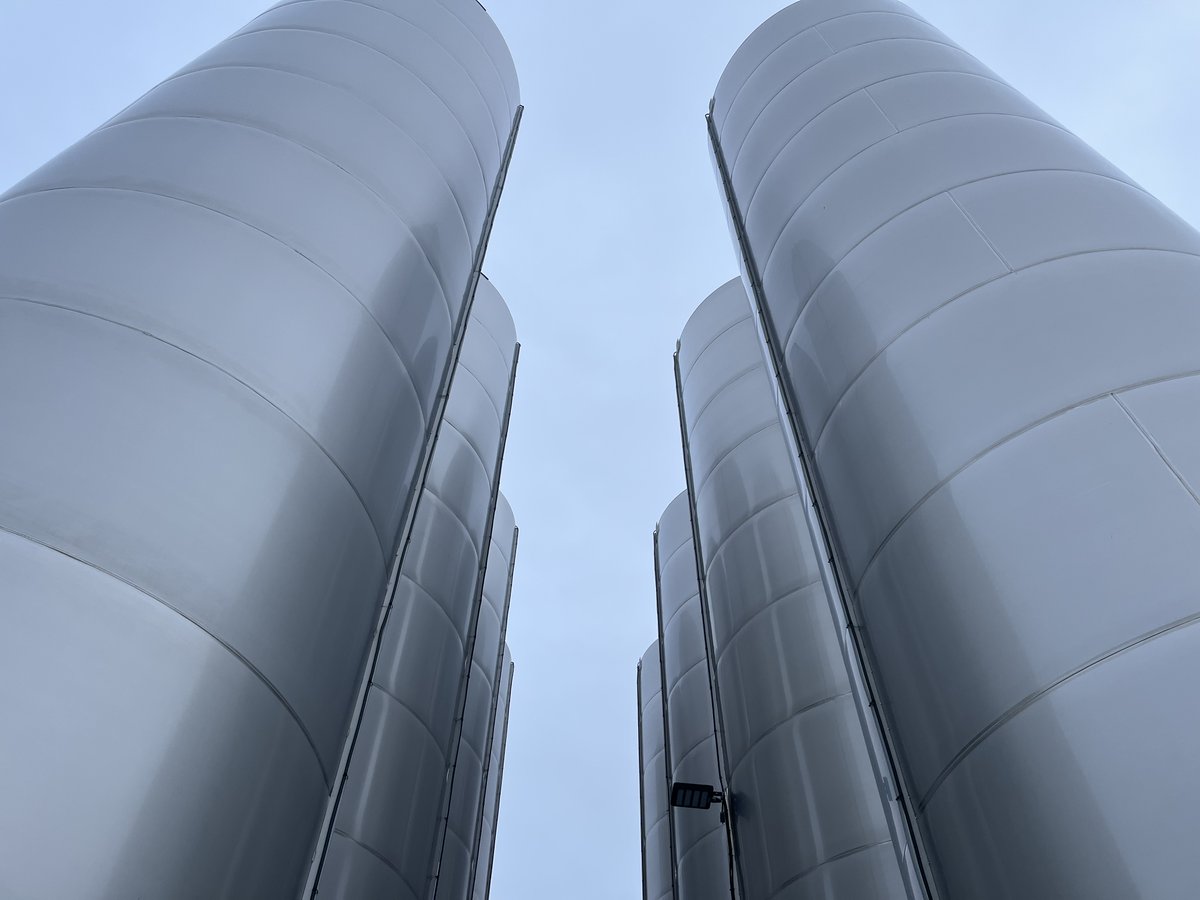 Novid_Inc's tweet photo. Silver Creek Ad has quite the impressive set of tanks! https://t.co/OtxBy5GvnI