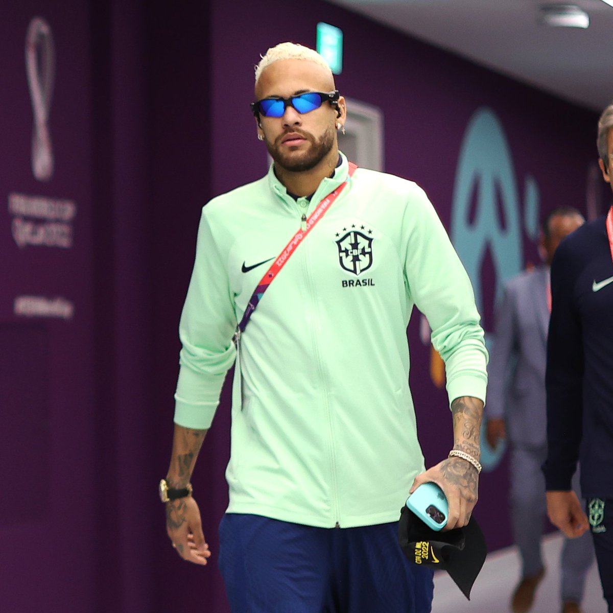JosueSoaress's tweet photo. FOI DELEEEEEE CARALHOOOOO !!!! Orgulho pqp Neymar !!!! https://t.co/lGNKNrIC6i
