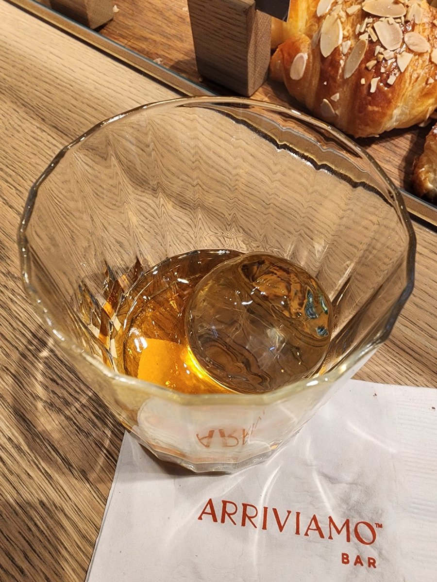 dcDesignSuite's tweet image. Morning coffee (at @Starbucks Reserve Roastery in Chicago, IL) swarmapp.com/c/9kbFm0LvOCK