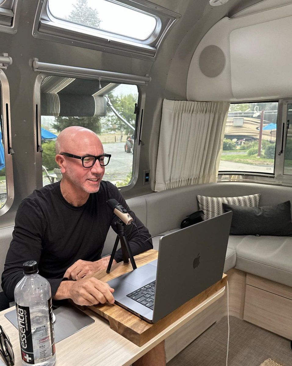 FIDM's tweet image. FIDM Alumnus Ron Thurston began his Retail in America Tour in NYC in March of 2022, traveling across America in an Airstream trailer “to find the untold retail success stories and the incredible people behind them.” Learn more: bit.ly/3u96Asn