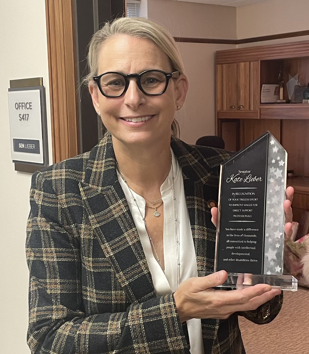 OrResourceAssoc's tweet photo. Thank you @KateForOregon!
"In recognition of your tireless effort to improve wages for Direct Support Professionals. You have made a difference in the lives of thousands, all committed to helping people with intellectual, developmental and other disabilities thrive." https://t.co/MfJfRSV2vI