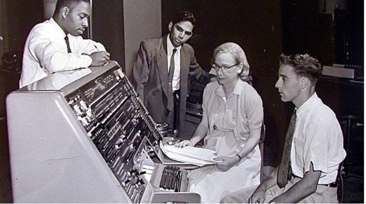 #DíaMundialDeLaInformática es un homenaje a #GraceHopper, una mujer pionera en el mundo de la computación, y conmemora una disciplina que ha influenciado el curso del S. XX en el avance de procesado de datos e información.

#FelizDía informáticos/as 👥🖥️