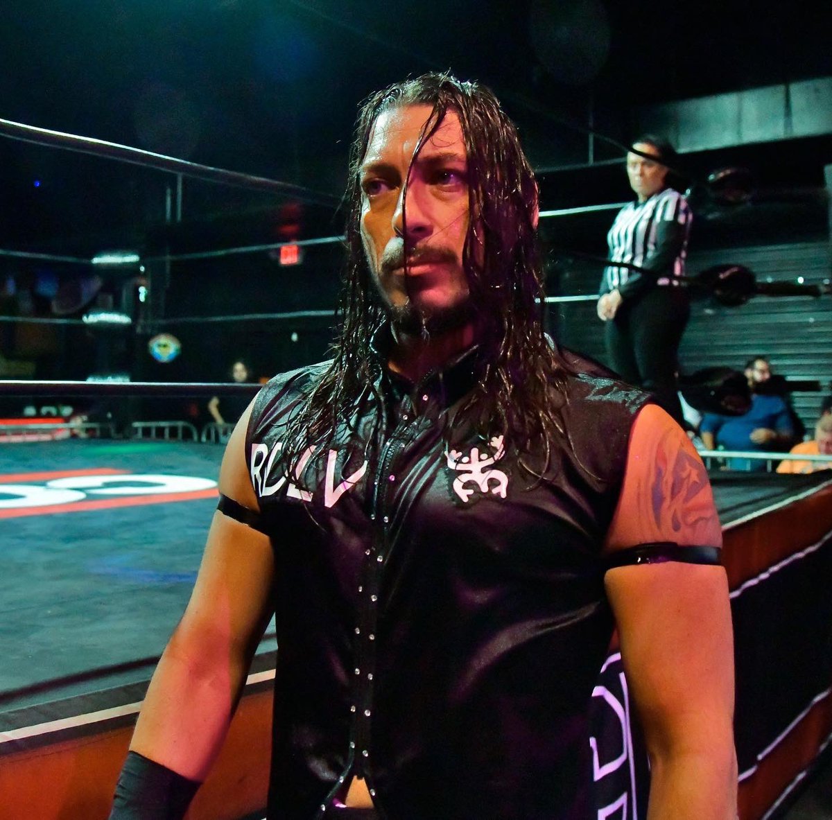 Realricodlv's tweet photo. 2023 is looking up! Heres to more travel and more wrestling. Oh, you thought I was finished? Not what they meant when they told you “He’s over.” 😉 #StayTuned #YAKATA #RICOnstruction 

🇵🇷: @realricodlv 
🤼‍♂️: @CCWAliveTV https://t.co/JwVju3OQjE