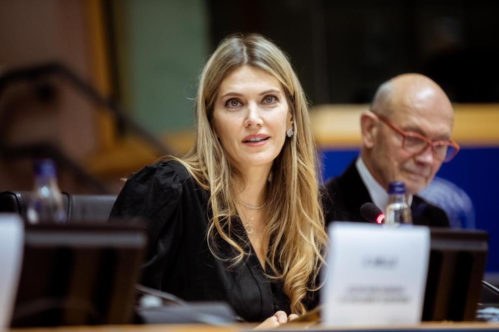 lesoir's tweet photo. Affaire anti-corruption: la vice-présidente du Parlement européen Eva Kaili interpellée https://t.co/WbJBnsDxnb https://t.co/12Nv88FayW