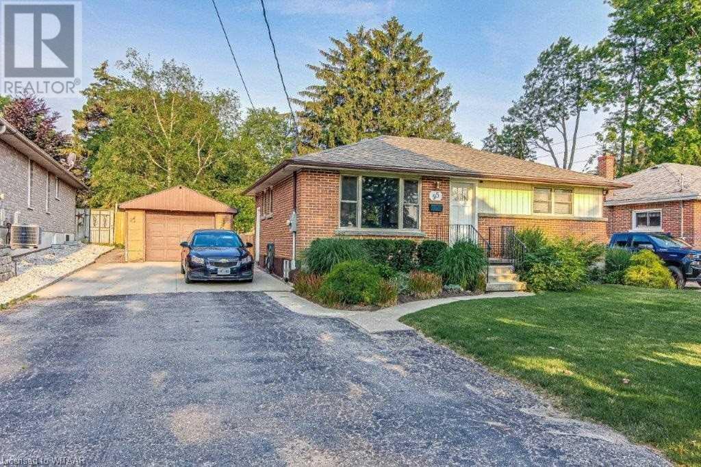 MyRoyalproperty's tweet photo. New Listing! $2,400.00, 3BR, 2BA, 95 CLARKE ST N, Woodstock, ON N4S 7M4, Full Details https://t.co/ulKg3DjrOT https://t.co/fJjsGJHNkx