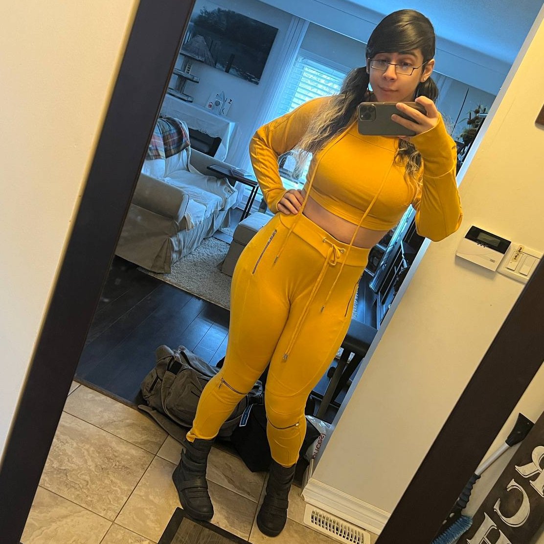 I dont really have anything to post today so please enjoy my outfit which is very yellow thank u.