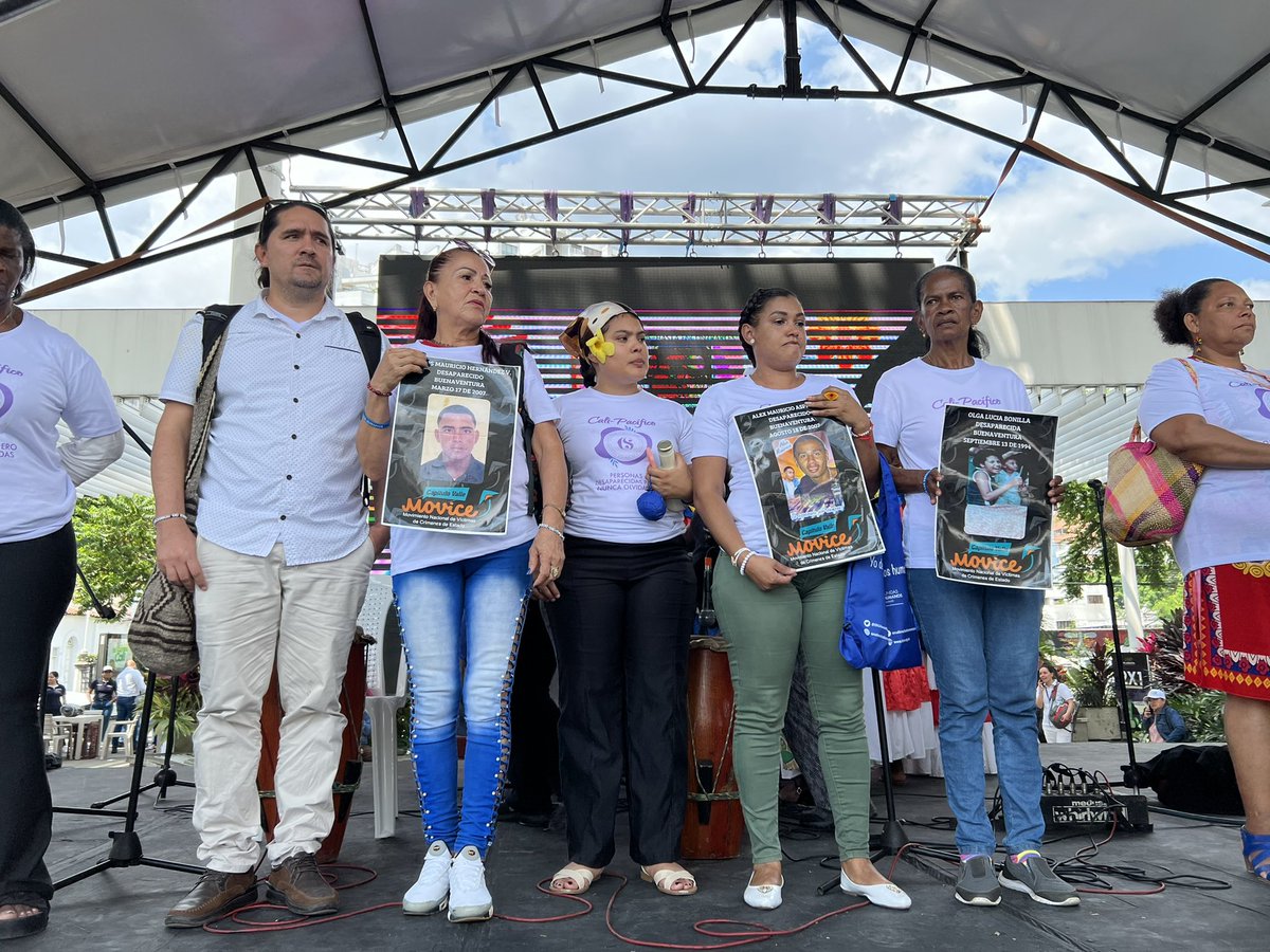 Más de 100 personas participan en la #CarreraPorLaBúsqueda🏃🏿‍♀️ para alzar la voz por las casi 4.000 personas dadas por desaparecidas en el marco del conflicto armado 🇨🇴 en las regiones del Pacífico Nariñense, Pacífico Medio y área metro. de #Cali. 
¡La búsqueda continúa 🙌🏿!