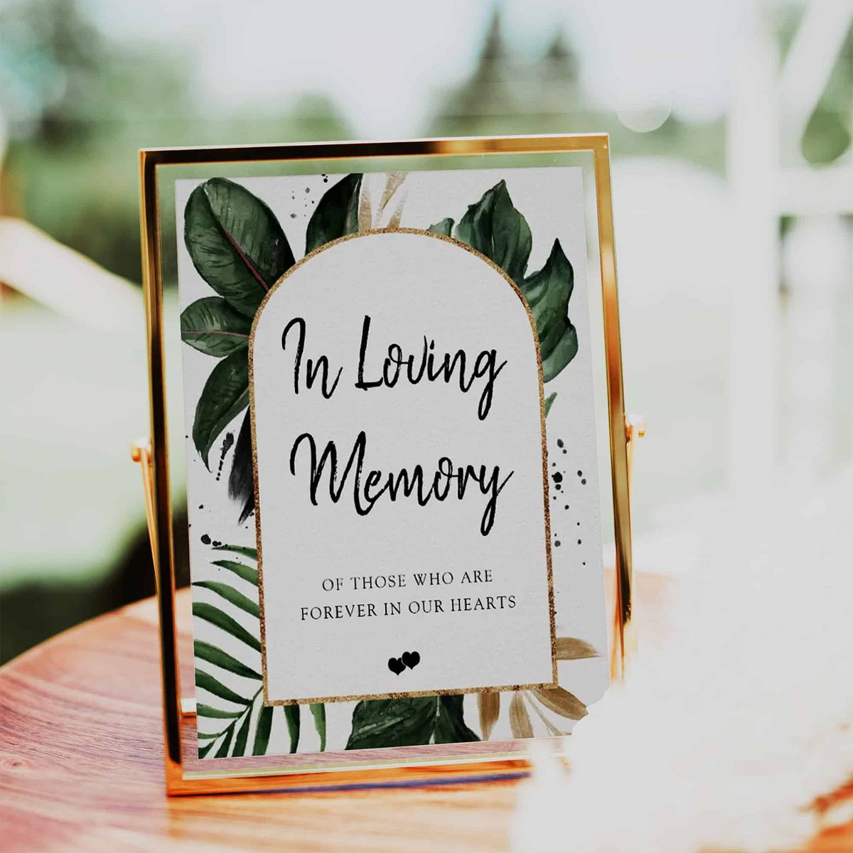 DiyPrintablesCo's tweet photo. Tropical Leaves Gold Glitter Arch Frame In Loving Memory Sign https://t.co/IYAXZ4ILkP