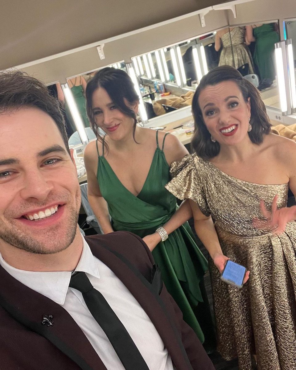 DeeRoscioli's tweet photo. 💚 Thank you @ParkerArtsCO for having us…or really just letting us be goofballs while singing holiday classics, and Wicked tunes 🤷🏻‍♀️ @SamGravitte @KaraLindsay1 https://t.co/uhGQxyHsuW