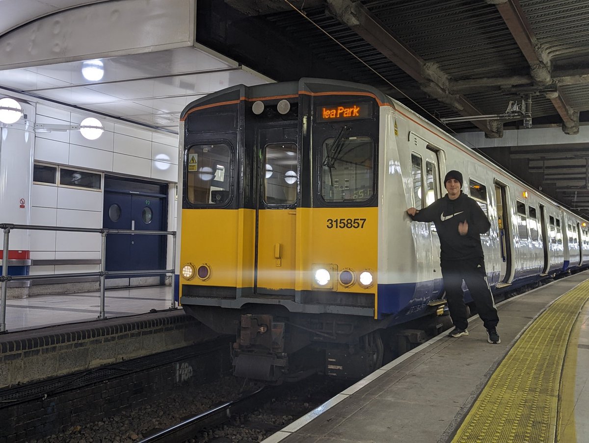 DownOnTheStour's tweet photo. Penultimate PEP diagram let's go! ⚡

#DispatchersOfTwitter #RailwayPhotography #railwaytwitter #PEP #Class315 #TFLrail https://t.co/dwUU6g5d5B