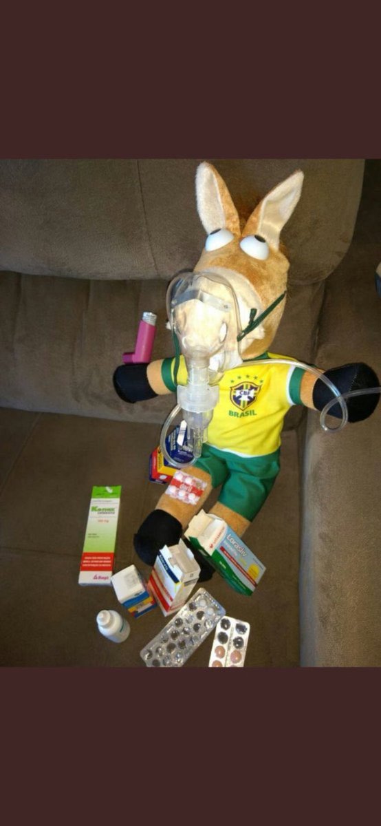 samuelgomes's tweet photo. O Brasil inteiro assim assistindo esse jogo #FIFAWorldCup #CopaDoMundoFIFA https://t.co/yQct4IvmWK