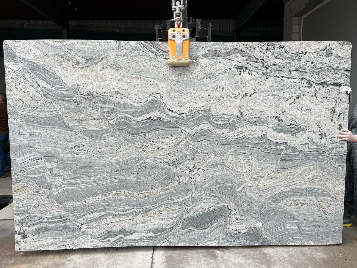 GFgranitellc's tweet photo. 🚨DELIVERY🚨
New full slabs for sale‼️
Pictured:
White Himalaya Granite
Equinox Quartzite
Which one do you like more⁉️
#goodfellasgranite #delivery #new #fullslabs #slabs #naturalstone #granite #quartzite #equinox #whitehimalaya #newinventory #forsale #beautiful https://t.co/i6tLMhmavF