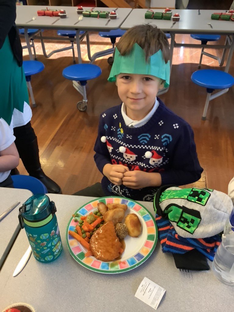 Christmas dinner was a big hit this afternoon! Thank you <a href="/GLCookin/">Good Lookin Cookin</a> 🎄🎅🏼😋