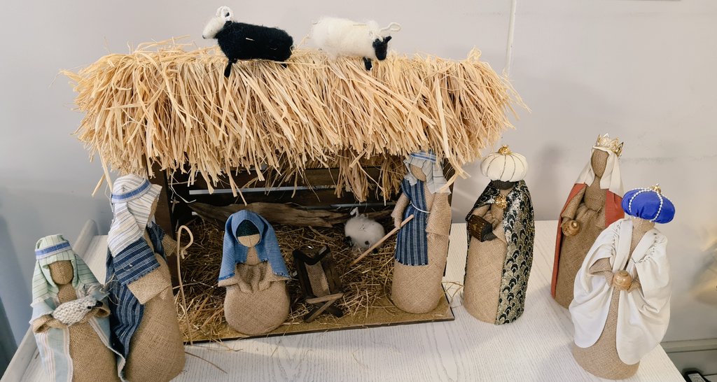 MuslimNetworkYP's tweet image. Christmas is coming, enjoy seeing all the fab decorations when shopping 😁