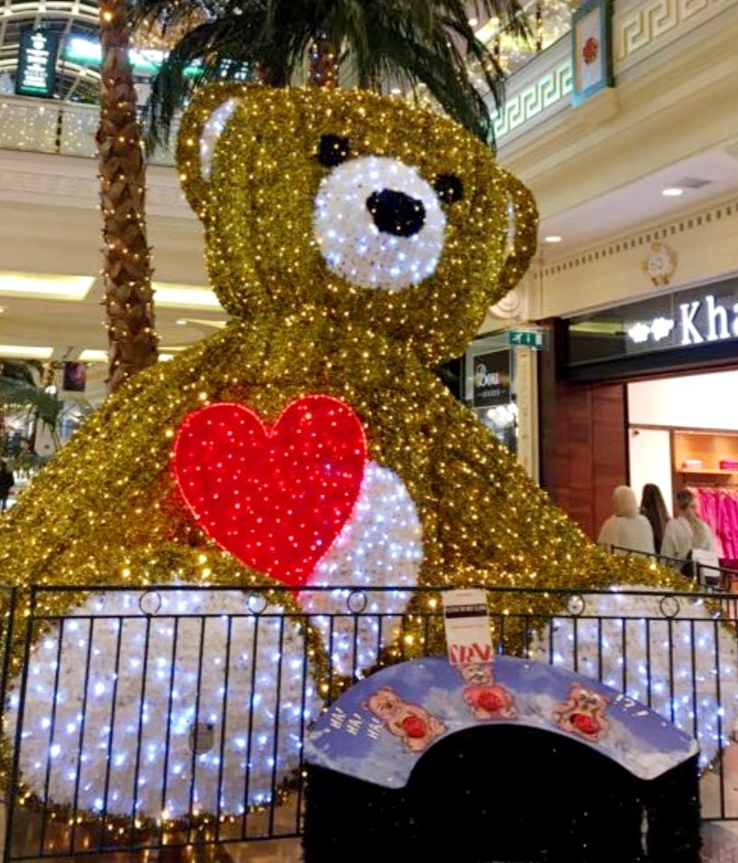 MuslimNetworkYP's tweet image. Christmas is coming, enjoy seeing all the fab decorations when shopping 😁