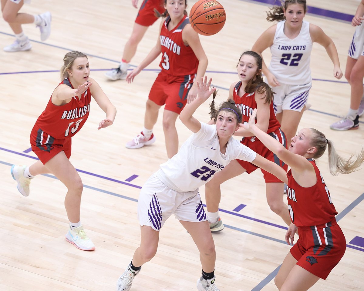 The Louisburg girls basketball team held Burlington to just six first half points Tuesday in its home opener. The Lady Cats rolled to a 56-19 win behind strong performances from Delanie Tally and Adyson Ross.
louisburgsportszone.com/2022/12/lady-c…