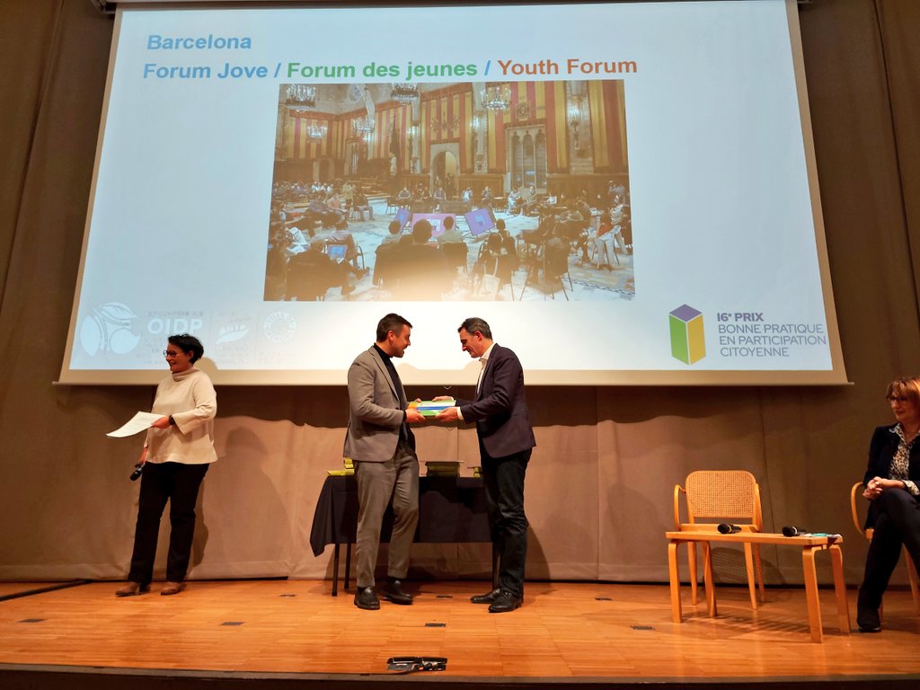 oidp_org's tweet photo. 🟠Fòrum Jove de Barcelona 

✨Mención especial a la mejor experiencia de participación juvenil de la Distinción OIDP 2022

 @MarcSerraSole nos comenta como los jovenes fueron consultados para poder diseñar mejores servicios públicos 

#IOPDAward 🏆 #OIDP2022 https://t.co/NebQCNuTTF