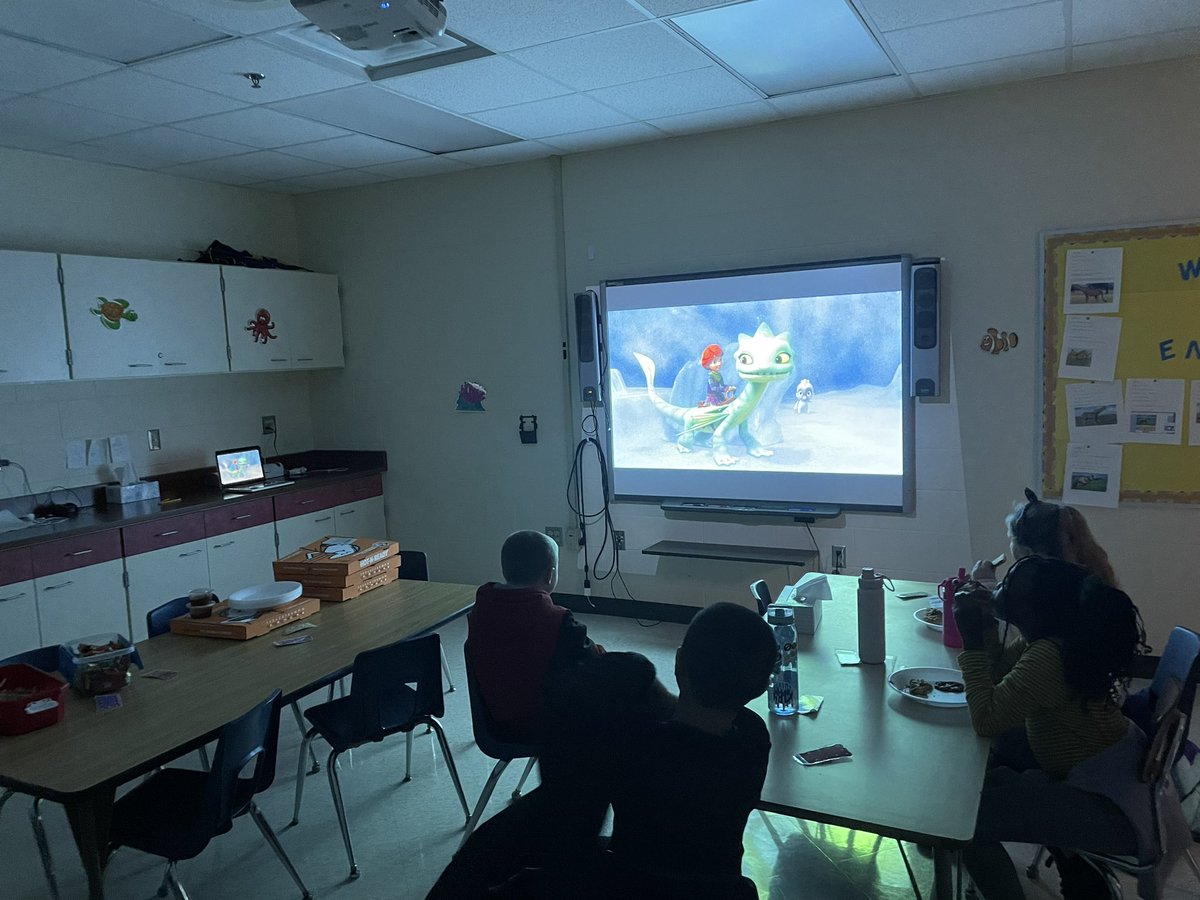 FortMiamiPBIS's tweet photo. @evynclaire knows how to throw a party in style!! Congratulations PAX leaders! Keep up the great🍕📽️ https://t.co/e8AgGlx2zc