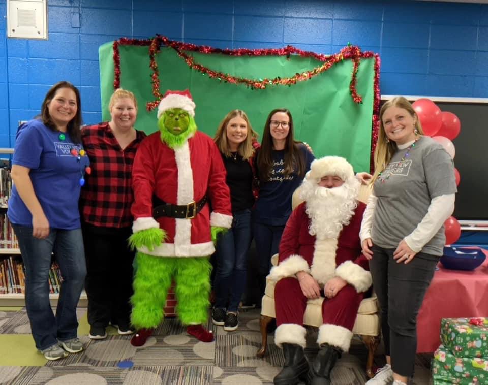 AP_SharpVV's tweet photo. @amandacohn9 and I want to give a BIG SHOUT OUT to our amazing PTO crew for planning and organizing Valley View’s Holiday Event that took place last night. Our students and families had a blast. @VV_Voyagers @PtoView #feelingthemagic #thankyou https://t.co/GLGnoyIFR8