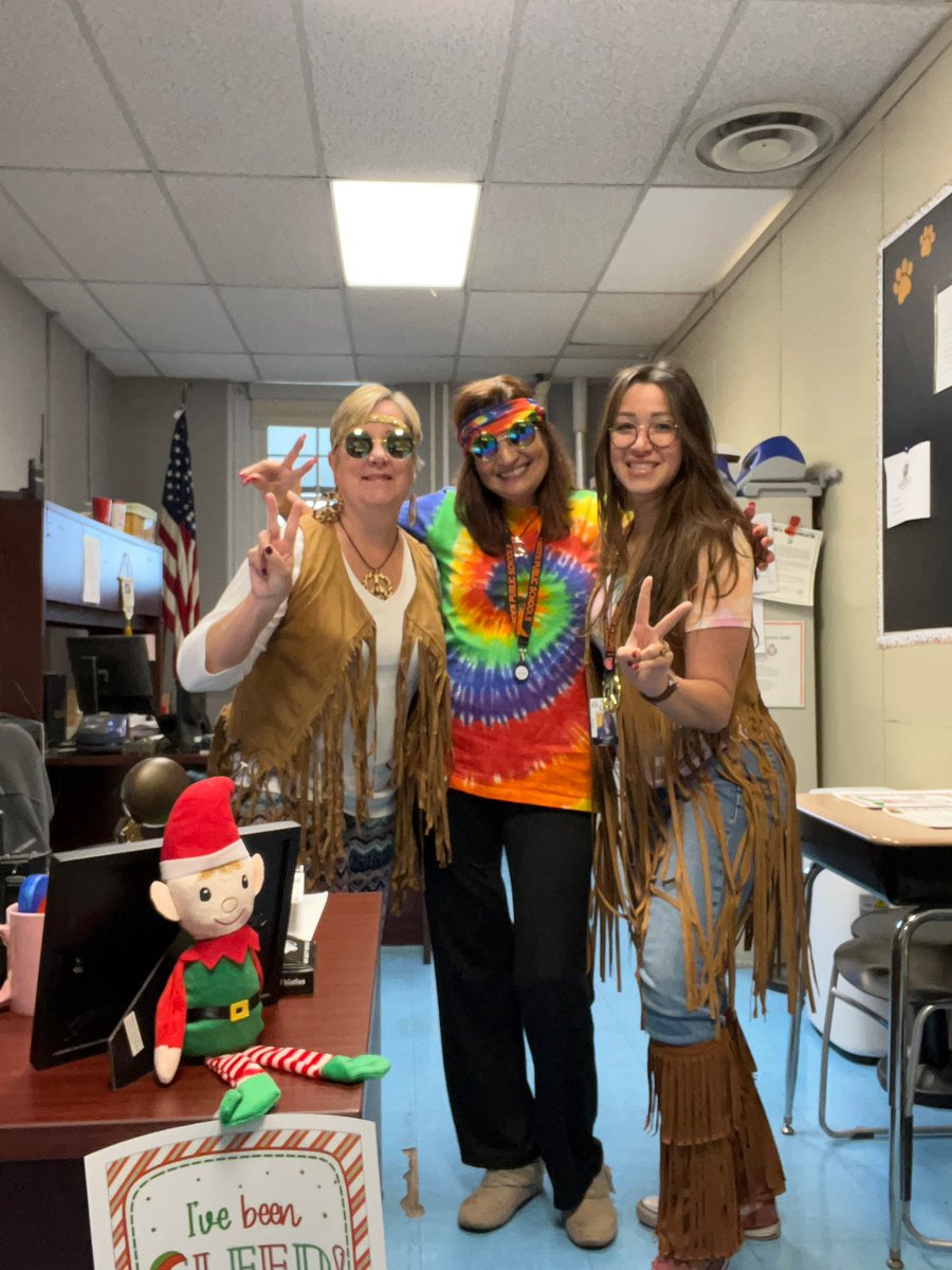 LindenSchoolOne's tweet photo. We are having a ✌🏼G R O O V Y ✌🏼 Friday celebrating the 60th (ish) Day of School. ☮️ #schooloneisfun @LindenSchoolsNJ @RGT_EdD #LindenCelebrates https://t.co/Wr2fVX9ZDD