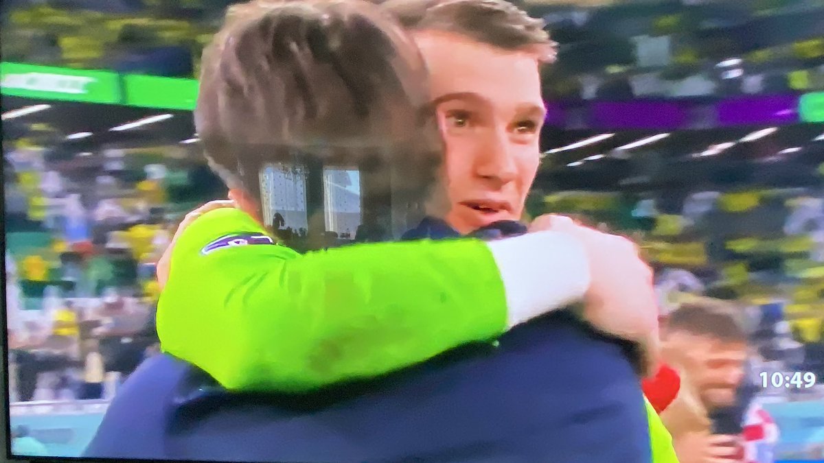 BREAKING : Brazil out of the #FIFAWorldCup. They loose in the quarter finals shoot-out against Croatia.