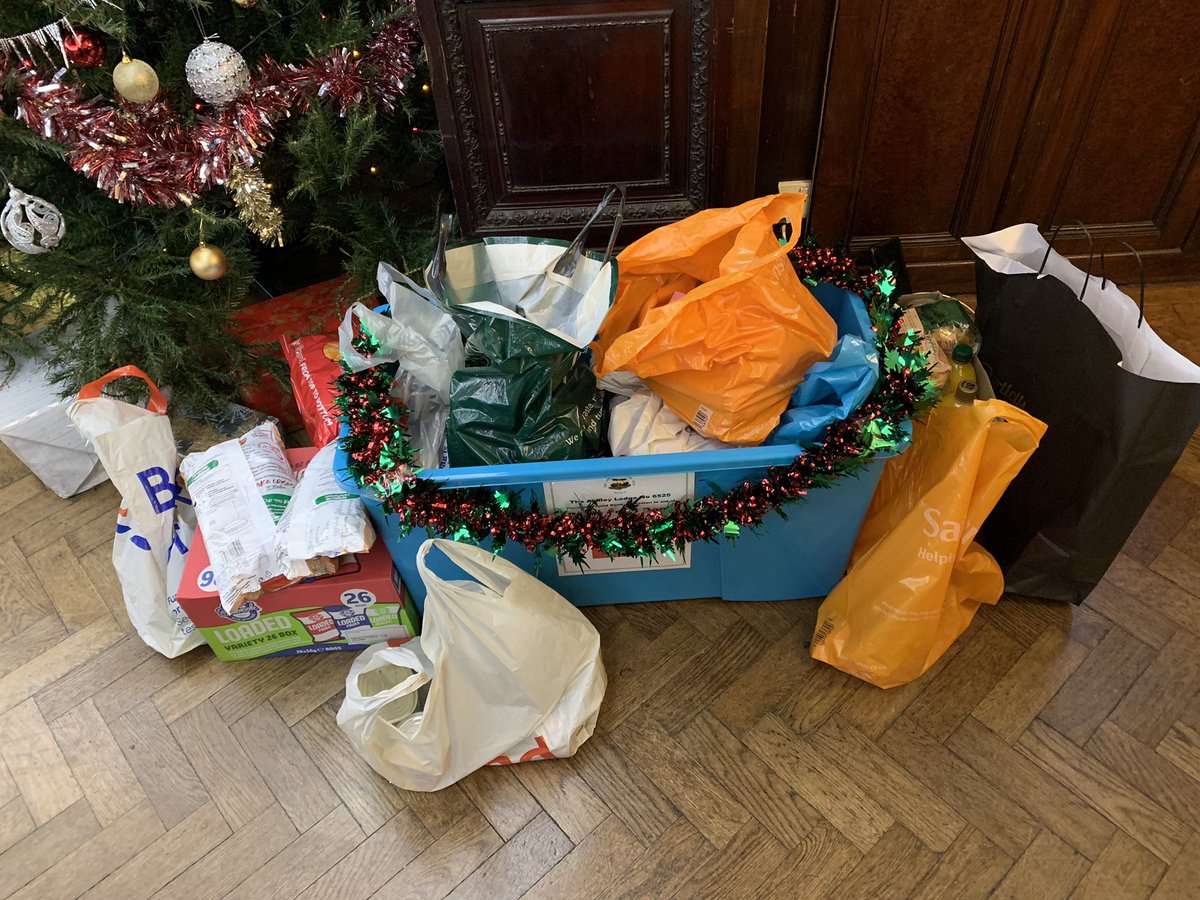 It’s our Christmas Meeting tonight with a collection for the Poole Food Bank under the tree.