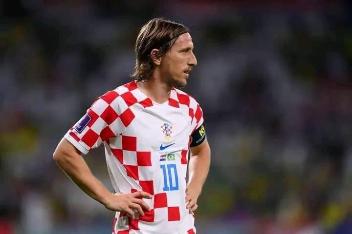 افضل لاعب خط وسط في العالم بعد زيدان شاء من شاء وابى من ابى ..