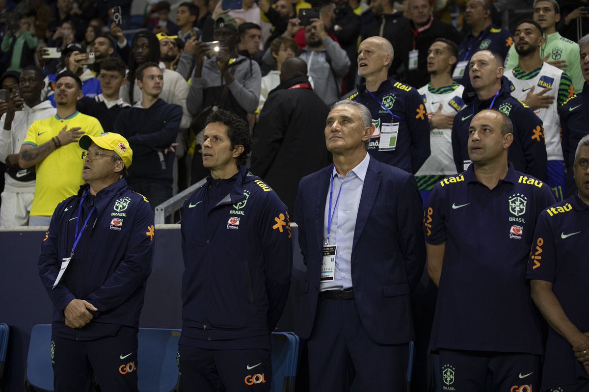 “Quem lembra?”: Romário publica foto com a seleção do Tetra