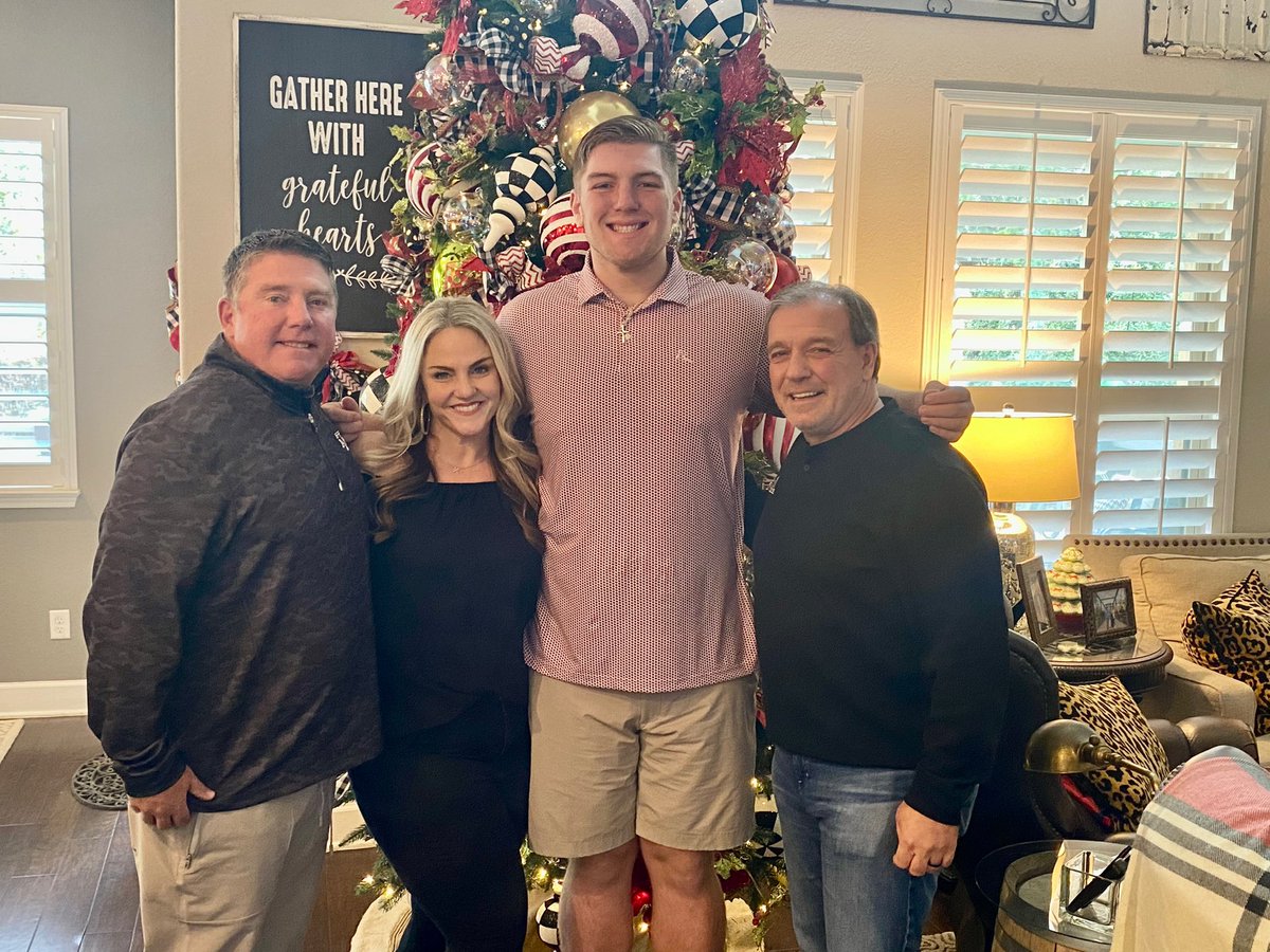 ColtonThomasson's tweet image. Humbled &amp;amp; honored to welcome two legendary coaches into our home. Thank you for your time- I’m ready to work! Gig ‘em! @AggieFootball @LouieAddazio @landrie_walsh @979DesignsTAMU @SV_RangerFB @TexAgs @R_Brauninger