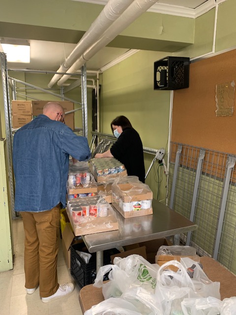 OrgStoryUS's tweet image. Our Chicago team had a great time volunteering at Care for Real yesterday afternoon, packing food for our neighbors in need!