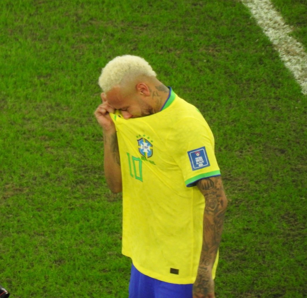 rttxgg's tweet photo. O Brasil te ama @neymarjr, dentro e fora de campo 🇧🇷💛💛 https://t.co/2ncMrJvE64