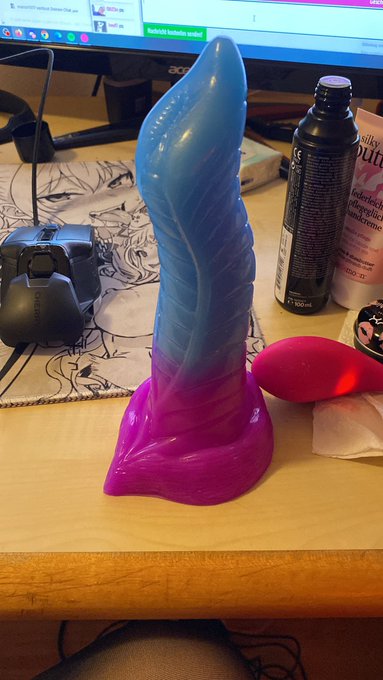 new toy 😍 its nit a #baddragon but he is sooo nice https://t.co/Db8qJXszv5<a href="/tag/baddragon"class="tags">#baddragon</a>