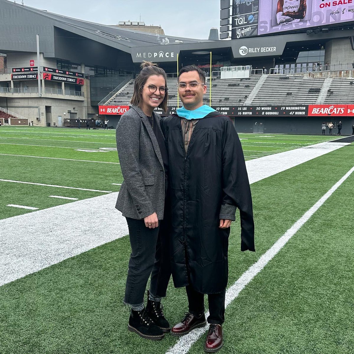 SarMullins's tweet photo. Congratulations to @Ryancmiller1630 and my little bro @NickMullins15 ����
#UCGrad22 | @uofcincy https://t.co/aB6Kzh0x7O