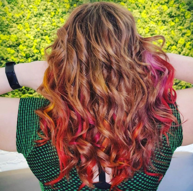 rizzasalon's tweet photo. Happy Holidays!🎁🎉 
Don't forget to book an appointment for all of your holiday festivities! 

Hair by Leila 🎁

#aveda #holidayseason #trending #holidaytrends #westvillage #updo #blowouts #extensions #festive #festivus #hairdo #veganhaircare #parabenfree #vegan #avedasalon https://t.co/1vUaiennNE