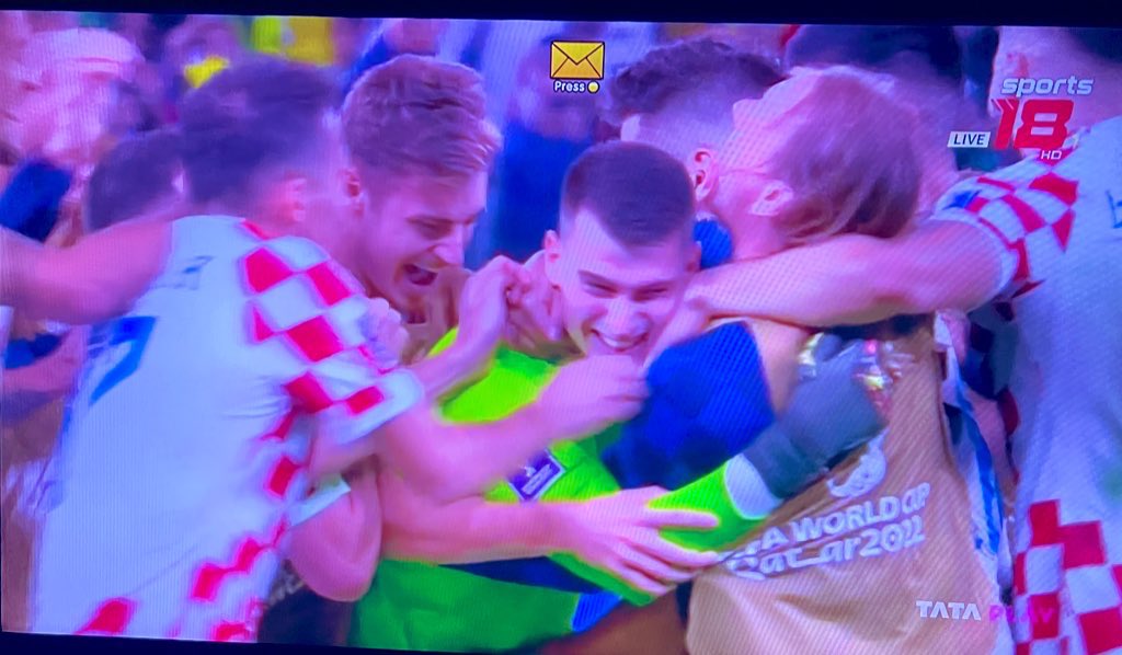 iSamarthGupta's tweet image. With its resilience &amp;amp; determination #Croatia proved today that courage &amp;amp; resolve sometimes transcend expertise &amp;amp; expectation. Grit always wins over Glamour. #CROBRA #Brazil #CroatiaVsBrazil #FIFAWorldCup  #FIFAWorldCupQatar2022