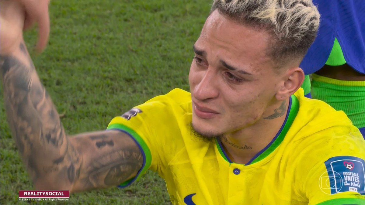 SeokjinUttmax's tweet photo. superar os pênaltis eu consigo, o foda vai ser superar ver o richarlison e antony chorando https://t.co/lCL8eFqb1l