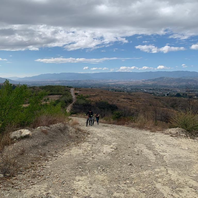 cdbijb's tweet photo. La vida es como montar en bicicleta. Para mantener el equilibrio tienes que avanzar.
 
-Albert Einstein

 #JB10 #Beisbol #Integral #Lideres #positivo #bicicleta #paseo #montaña #mañana #recorrido https://t.co/ET0QjKaMgM
