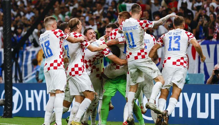 #CRO have now won all four of the #FIFAWorldCup penalty shootouts they've faced ‼️💯🔥

You have to hand it to #Livakovic at #Qatar2022. 4 saves from the spot thus far, even though #Rodrygo's penalty today was really shabby.
 
#BRACRO 
#FIFAWorldCup2022