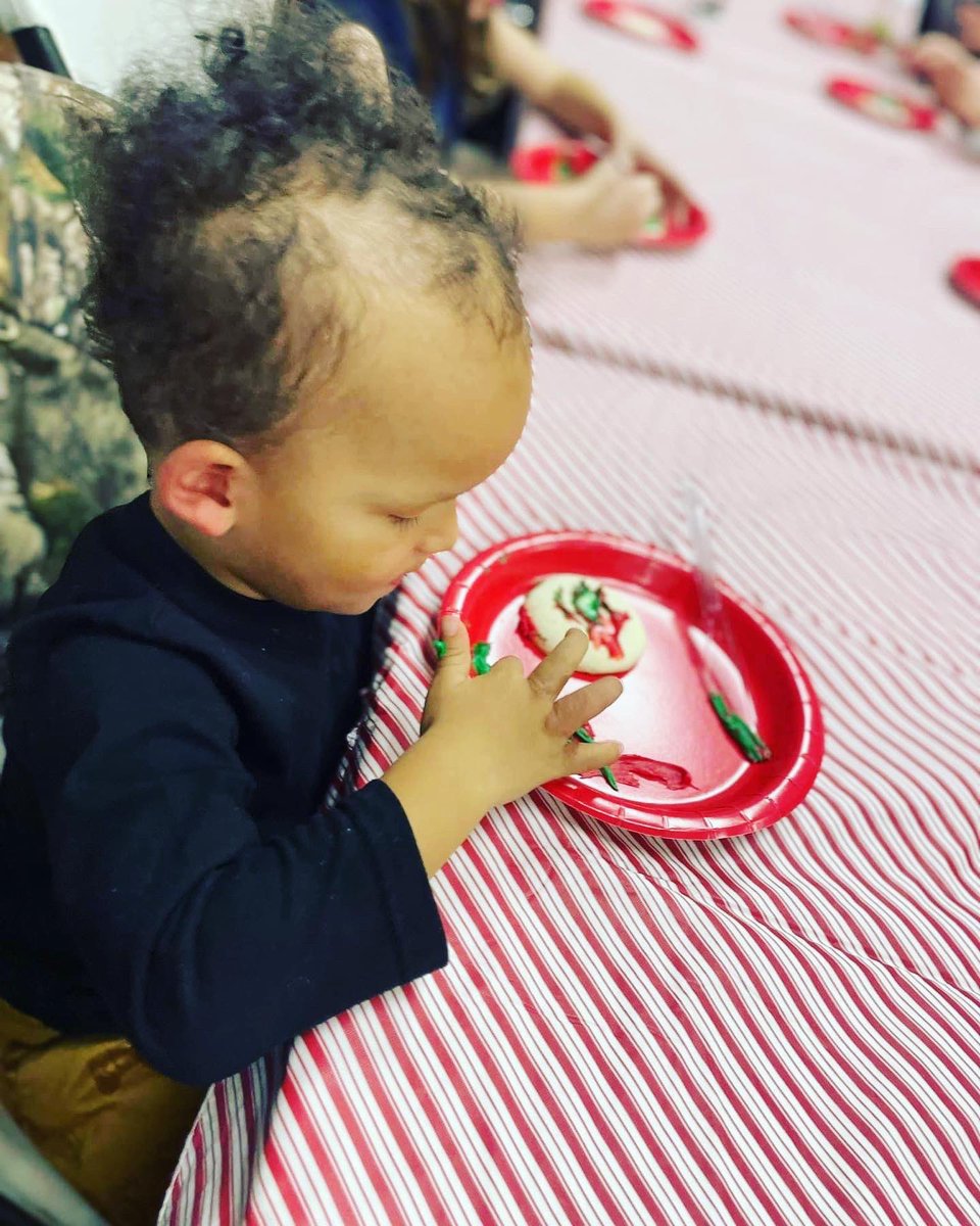 AmethystPlace's tweet photo. Dear Santa, I can explain…🤗🍪😍
#APKids #YouthEmpowerment #kidempowerment #cookiedecorating #cookieart #cookies🍪 #cookie https://t.co/rCYiqiWZV6