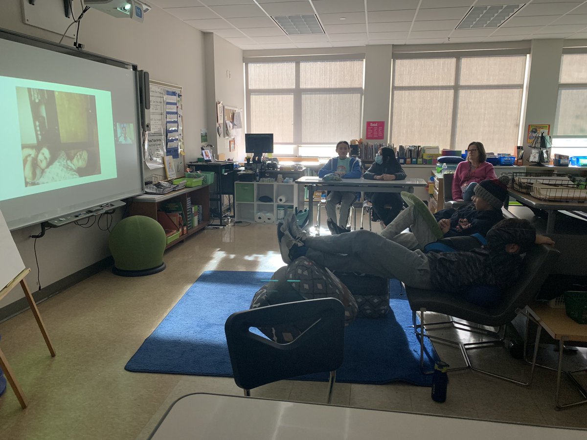 JessRappaport's tweet image. “Average, ordinary kids can go on and do something exceptional in their lives”- Matt de la Pena @SevenBridgesMS #UnityDay2022 @Joe_Mazza