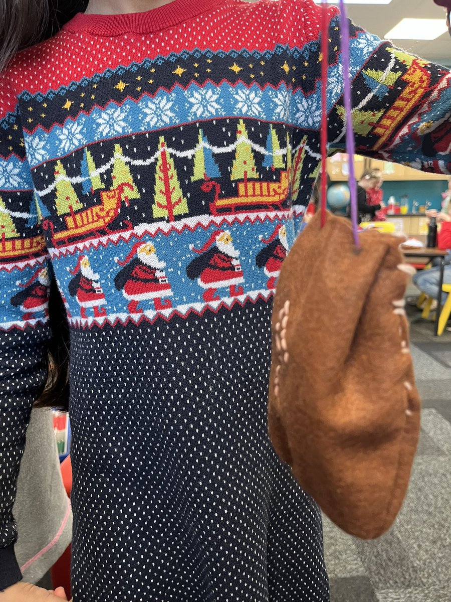 MrMJEllis's tweet photo. Today was a good day ❤️
One of those days where everyone works together and creates their own end piece. #ProudTeacher #VikingPouches #BackStitching https://t.co/DEmv4pYN07