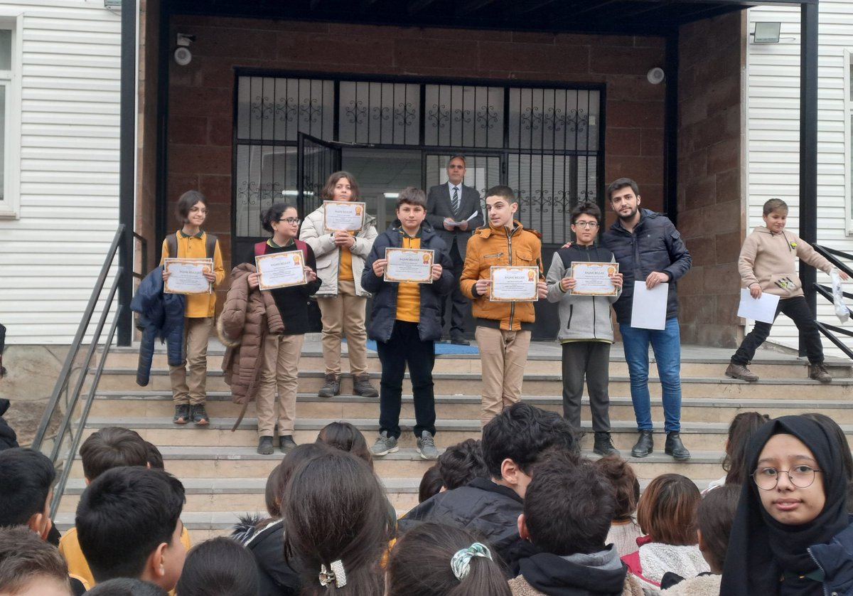 Yaptığımız aylık denemelerde en yüksek sınav ortalamalarına sahip öğrencilere ödülleri törende takdim edildi.
<a href="/bitlismem_dogm/">Bitlis Din Öğretimi</a> <a href="/Bitlis_Mem/">Bitlis İl Milli Eğitim Müdürlüğü</a>