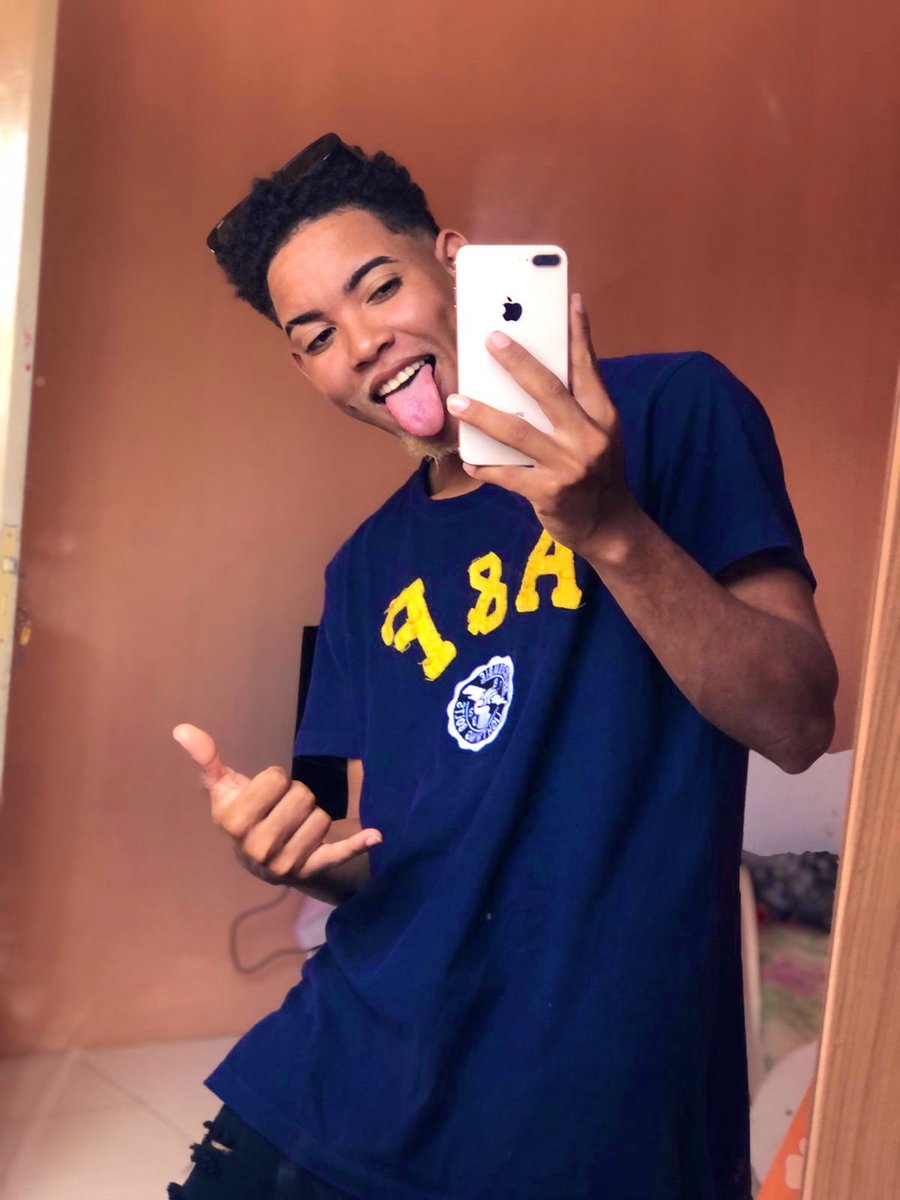 luizrocha_0's tweet photo. Se eles tira onda nois tira um tsunami😝 https://t.co/Ch8tWTXgsU