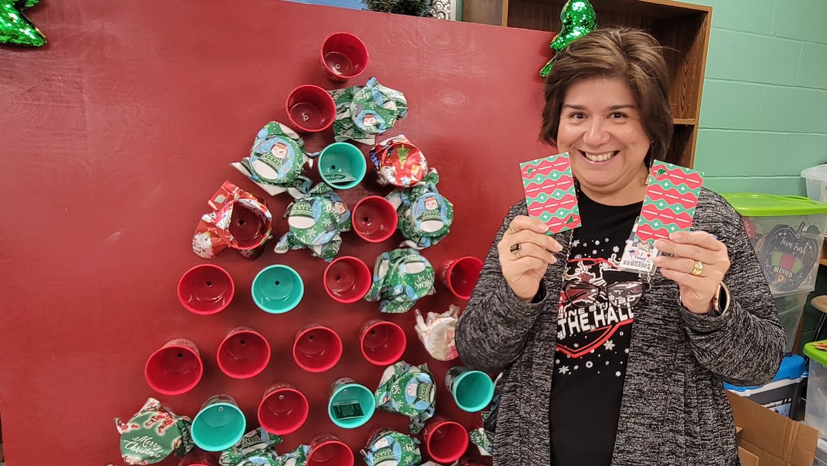 #SkyhawkPride #APStin #SkyhawkCheer Christmas 🎄 tree punch board. Big winner. 2 $5 Starbucks cards!! I love my job 🥰