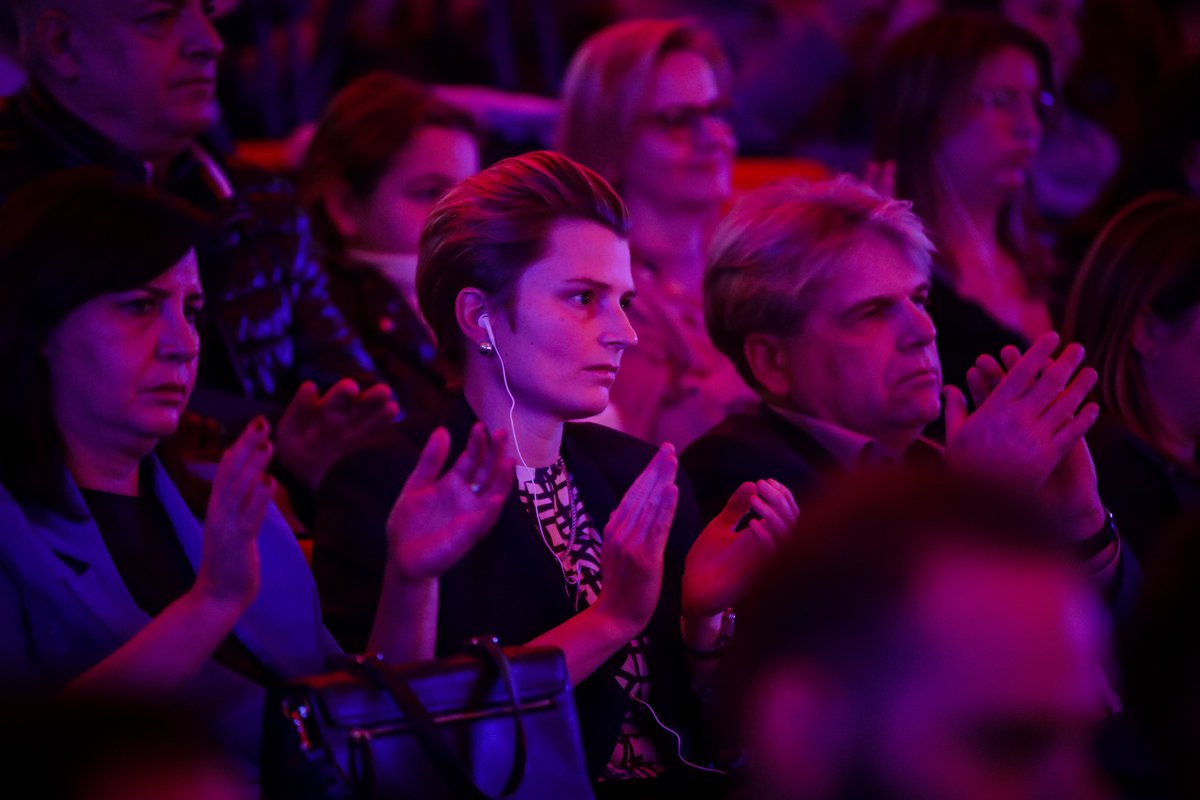 tiranaeyc's tweet photo. Mirënjohje për cdo të ri dhe të re, cdo mik e partner që ka bërë të mundur që ky rrugëtim të përmbyllej me sukses. Kemi dëshmuar se së bashku mund të arrijmë edhe më shumë 🤝 E gjithë kjo energji do të transformohet në rezultate dhe punë konkrete në vazhdim. https://t.co/zezE7BlCg3